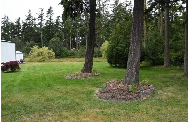 Charming Family Friendly 3-bedroom home between Oak Harbor and Coupeville