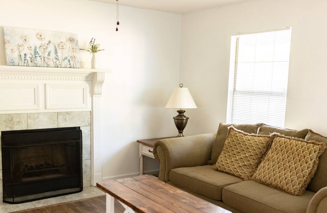 Charming Family Friendly Home near Reservoir