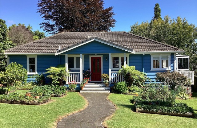 Charming family home close to lakes and mountain biking