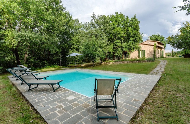 Encantadora casa de campo situada en la campiña toscana con piscina privada y jardín