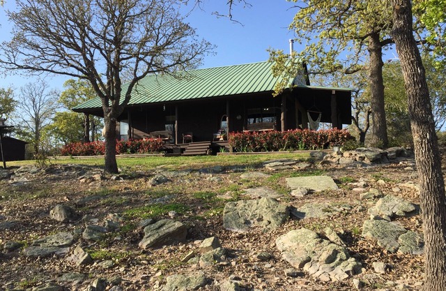 Encantadora granja cerca de la parte superior redonda para 9