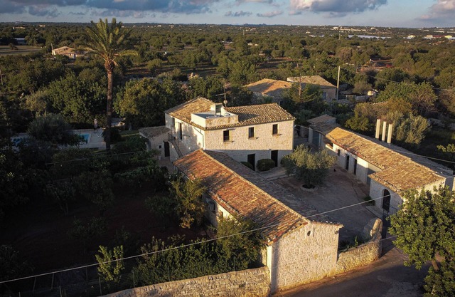 Charming farmhouse nestled in the Iblea countryside. Pet Friendly