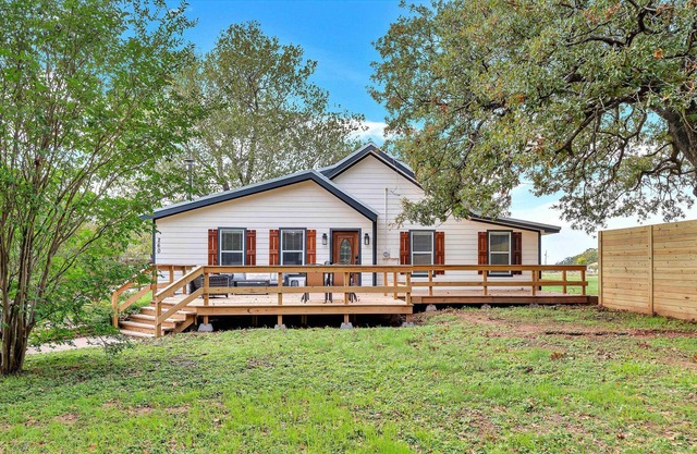 Charming Farmhouse: Unplug, Unwind, Explore Waco
