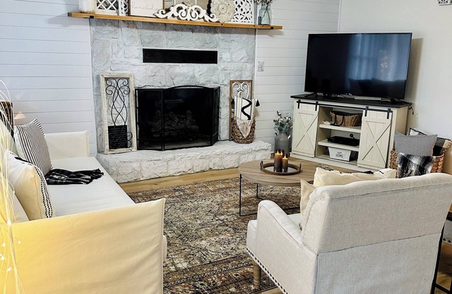 Charming farmhouse with fitness equipment & Wifi!