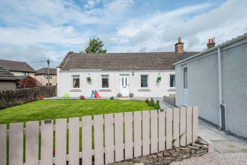 Charming Forfar House and Hot Tub