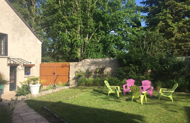 Charming house on the banks of the Loire, near Châteaux and Parc Beauval
