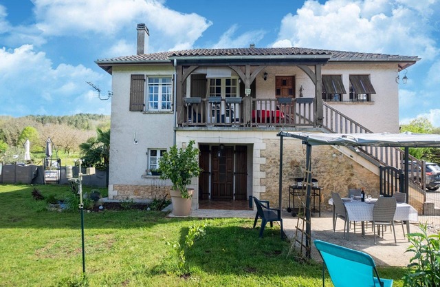 Encantadora casa de vacaciones con piscina