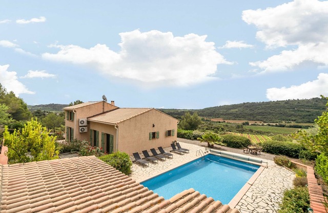 Villa en Cébazan con piscina privada