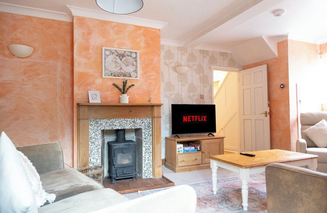 Charming Frome Retreat with 4 Bedrooms