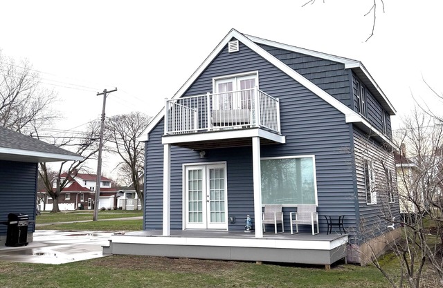 Charming Full Home in Downtown Escanaba – Walk to Beach, Park, and Marina!