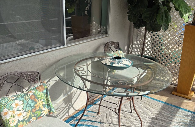 Charming furnished 1-bedroom garden apartment in lovely Santa Barbara