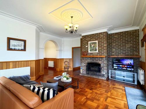 Charming Garfield Farm Stay 4BR Holiday Villa