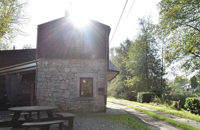 Casa rural en Les Avins situada junto a un arroyo