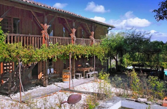 CASA CON ENCANTO EN LAS VINAS CON GRAN PISCINA PRIVADA