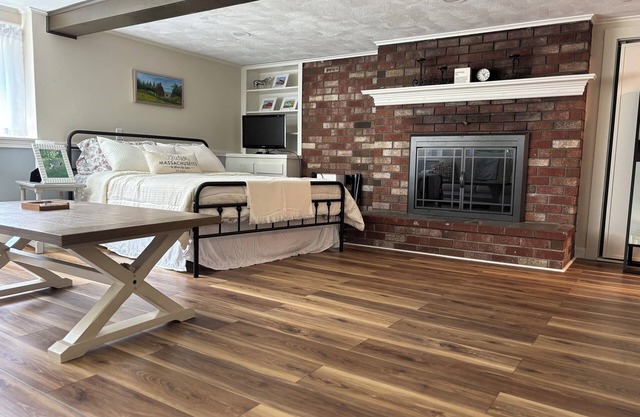 Charming Groton Farmhouse Apartment