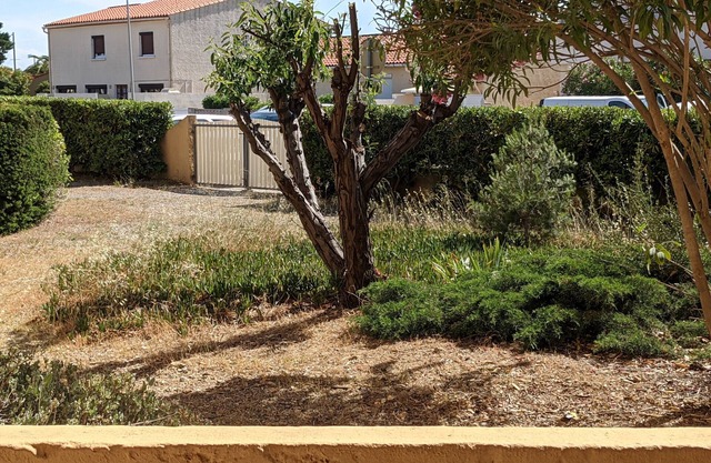 Port La Nouvelle: T2 a pie de playa, jardín, balcón, parking, 4 pers, cerca del puerto