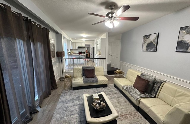 Charming Group Getaway Home Near the Lake – Perfect for Holidays & Reunions!