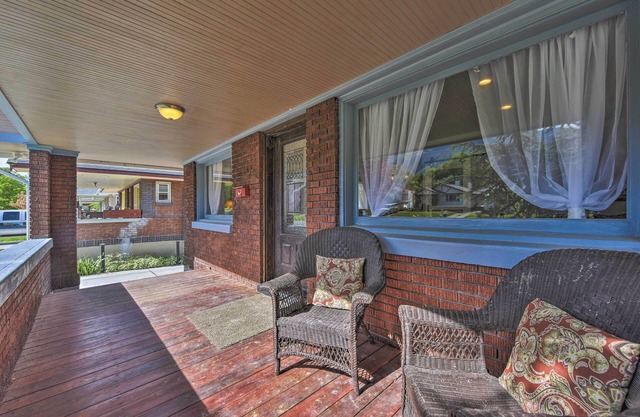 Casa histórica con encanto de Ogden con casa verde y estanque