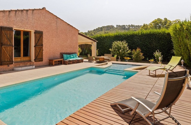 Preciosa casa de vacaciones en Barjols con piscina privada
