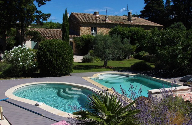 VACACIONES CON ENCANTO EN PIOLENC VAUCLUSE PROVENCE para 12 a 13 personas
