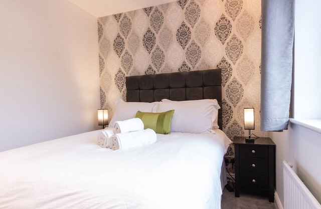 Charming Home in Bromsgrove: Perfect for Groups