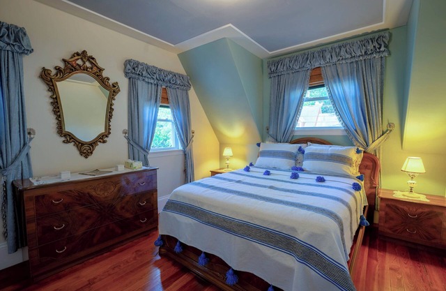 Charming Home Minutes to Cambridge & Boston