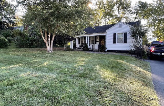 Charming home near Downtown, Med Center and ETSU