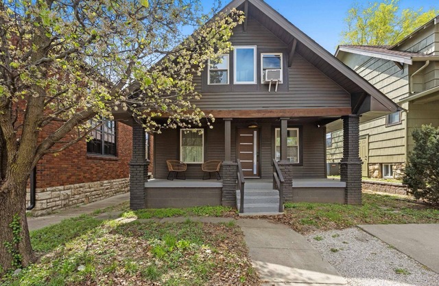 Charming Home Near KU & Westport|3BR|WiFi