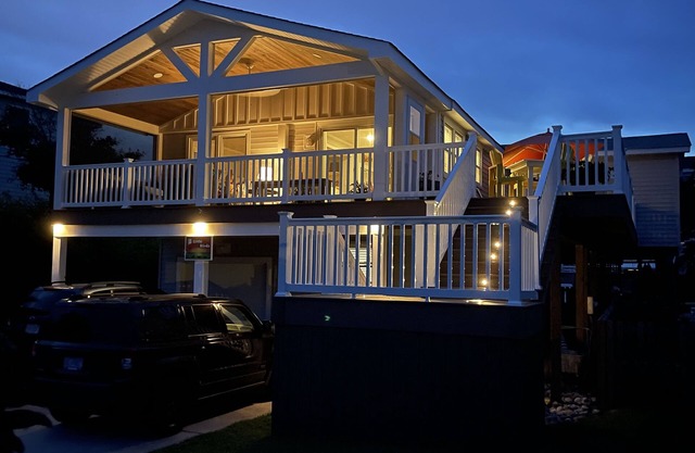 Charming home with outdoor space for relaxation and fun. 5 minute walk to beach.