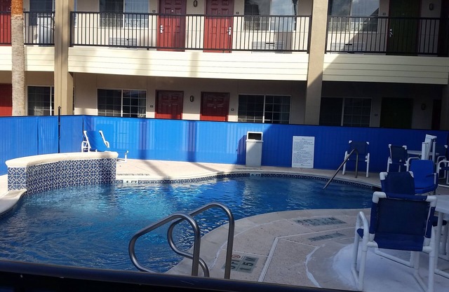Charming hotel in phenomenal McAllen with WiFi, AC in the center of the town