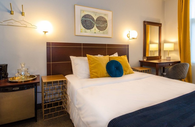 Charming Hotel Room with Terrace located in The Village next to Metro Station