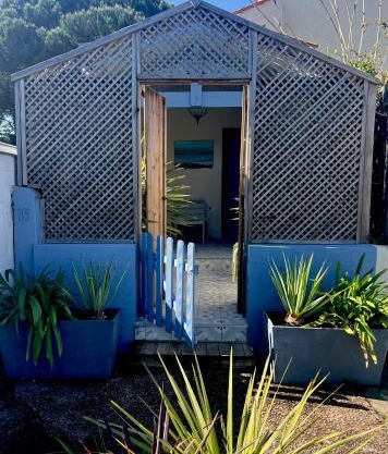Charming house close to the Plage des Huttes