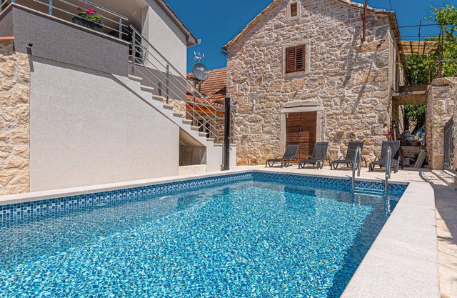 Alojamiento de 3 habitaciones en Bribir