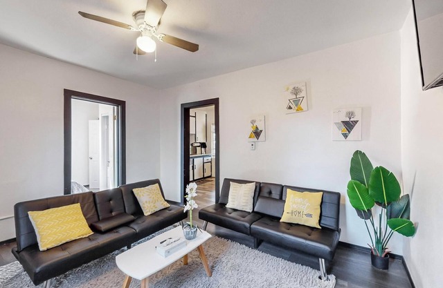 Charming house in amazing Albuquerque with WiFi, AC