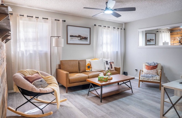 Charming house in brilliant Euless with pool table close to DFW/AT&T stadium