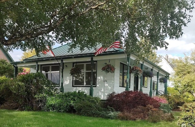 Charming House in Downtown Blaine