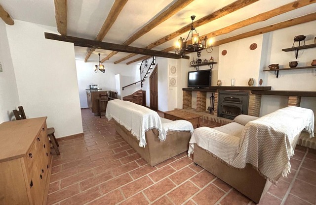 Encantadora casa en Gaucín con terraza y chimenea