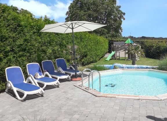 Charming House in Hamois with Shared Pool