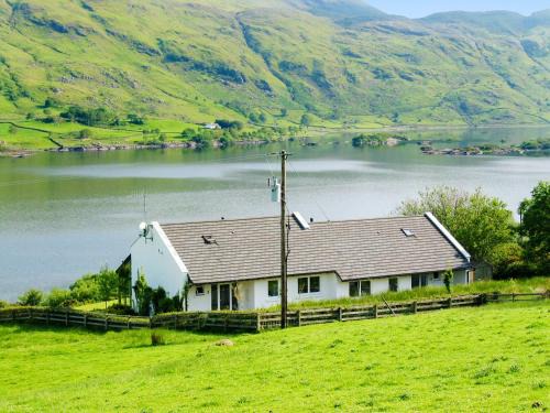 Charming House in Tourmakeady with Lake and Mountain Views