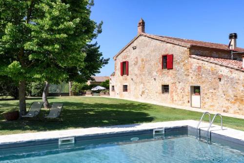 Charming House in Trequanda with Shared Pool