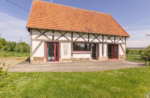 Casa Encantadora con Jardín y Estacionamiento en Isigny-le-Buat