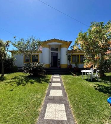 Charming house with sea view in Angra do Heroísmo