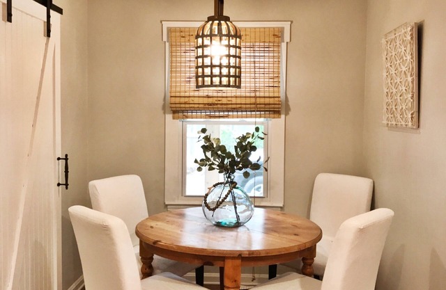 Charming House walking distance to Historic Downtown Roswell