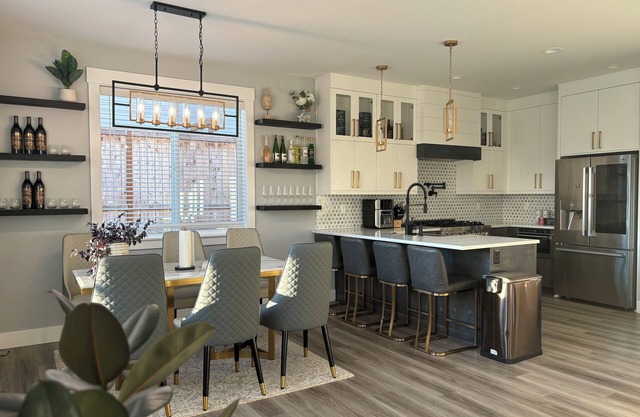 Charming house with Hot Tub and Steamer Shower in delightful Dallas