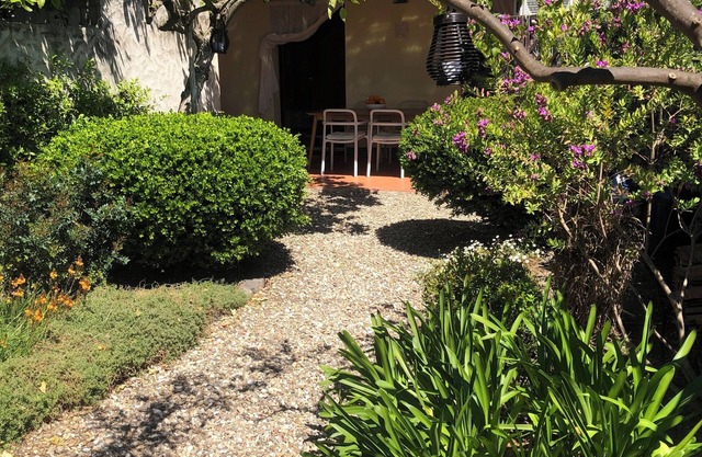 Encantadora casa con jardín, cerca de la playa. ¡Wi-Fi gratis!