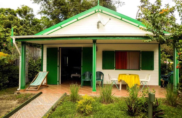 Charming house with sea view in Foulpointe + Enclosed garden.