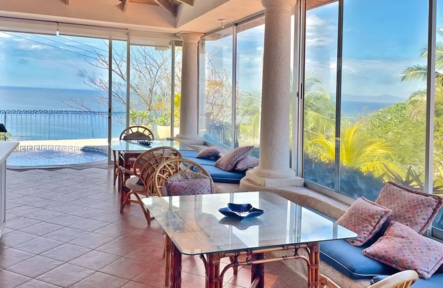 Charming house with incredible ocean views in Punta Leona