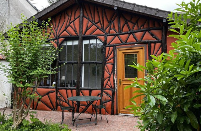 Charming independent guest house - spacious studio with terrace and garden, 25 minutes from Paris