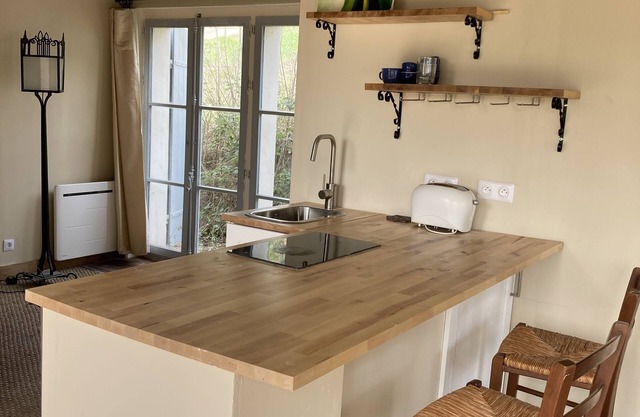 Charming independent studio 10 min Aix en Provence