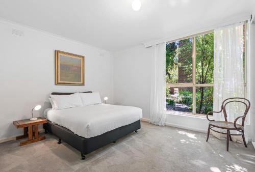 Charming Inner-City Stay- Space, Style & Location